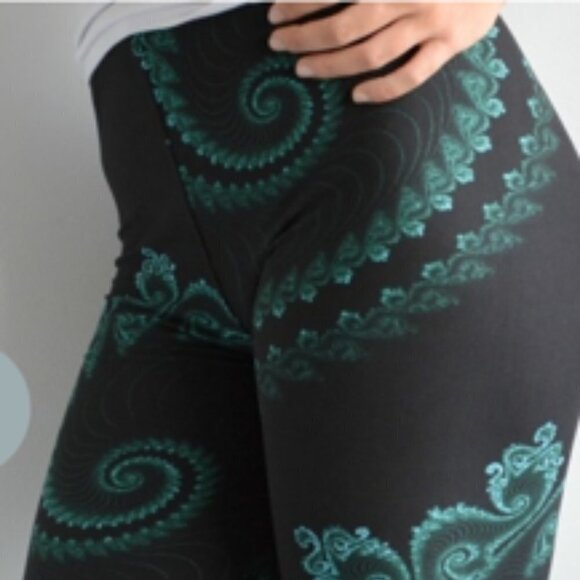 LEGGINGS DEPOT Green & Black Print Full Length Leggings Size 18 NWT - Picture 3 of 4